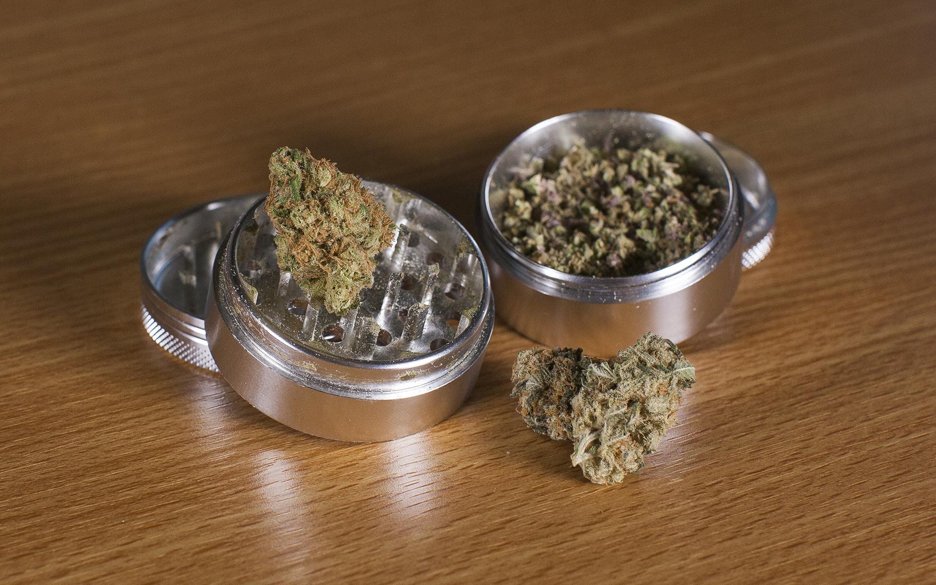 how to use a grinder weed